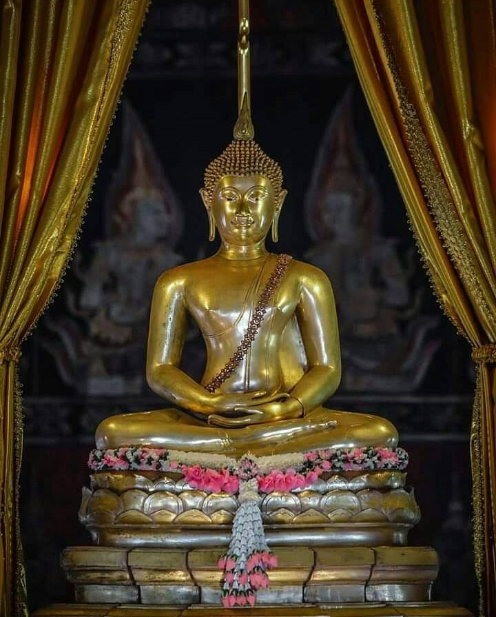 พระพุทธสิหิงค์.jpg